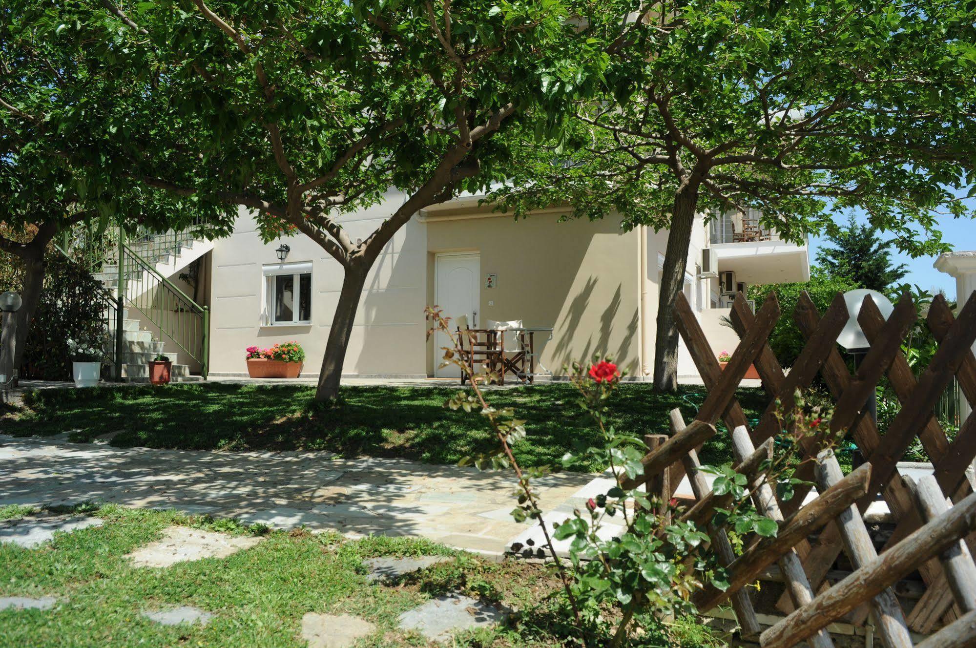 Triantafilia Guesthouse Agioi Apostoli Extérieur photo