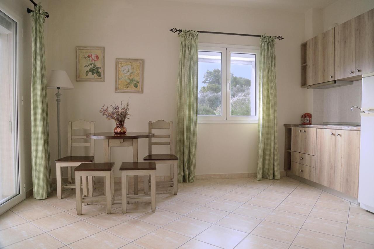 Triantafilia Guesthouse Agioi Apostoli Extérieur photo